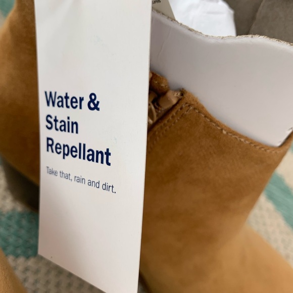 NWT Faux Suede Block Heel Booties size 10 - Picture 4 of 8